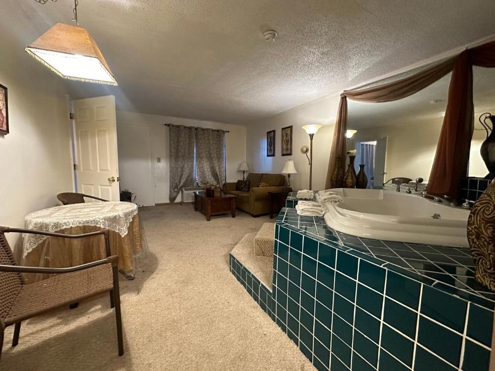 Country Inn & Suite